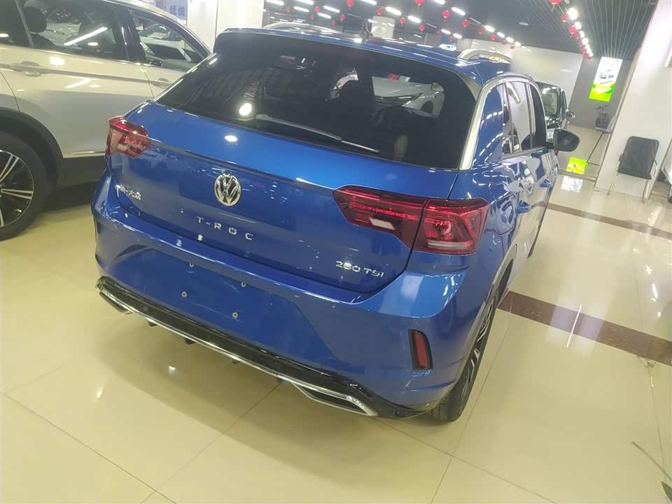 Volkswagen T-ROC exploring Songs
