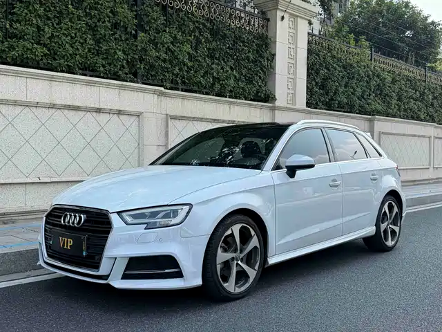Audi A3 2018 — купить из Китая под заказ
