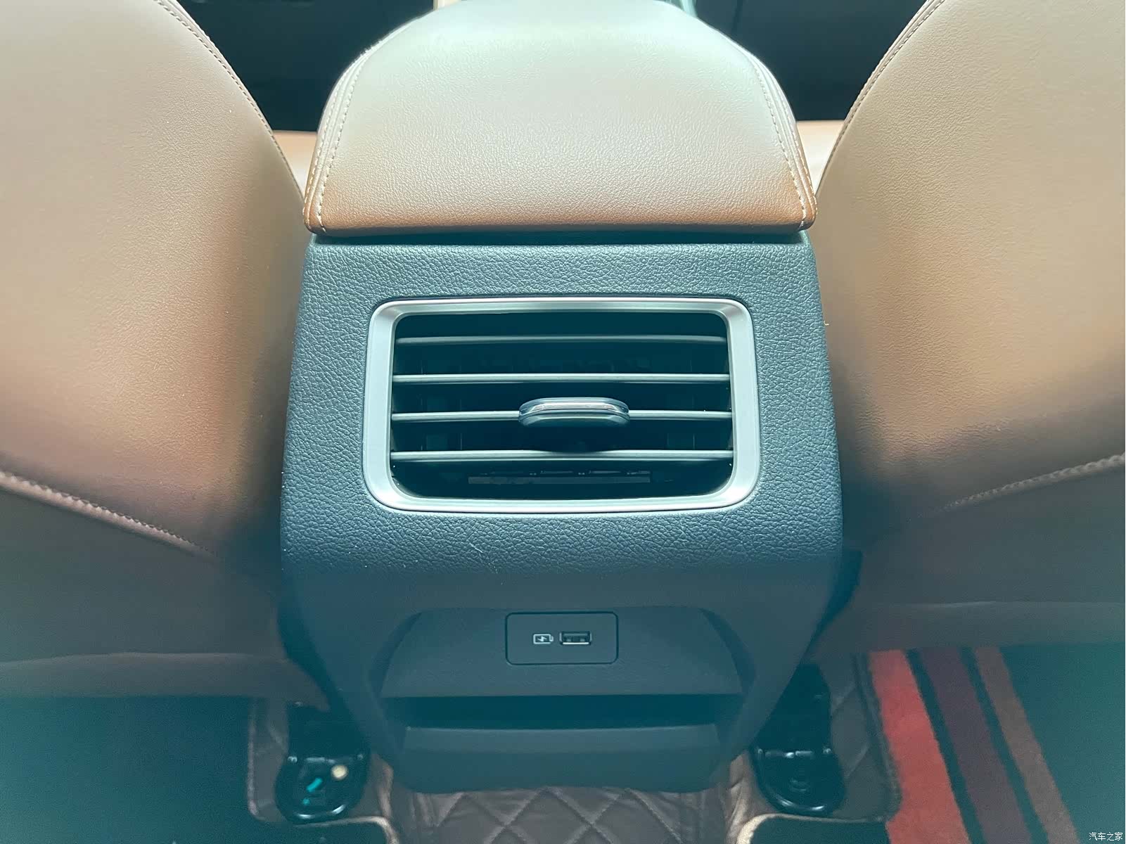 Geely X6, 2022 17
