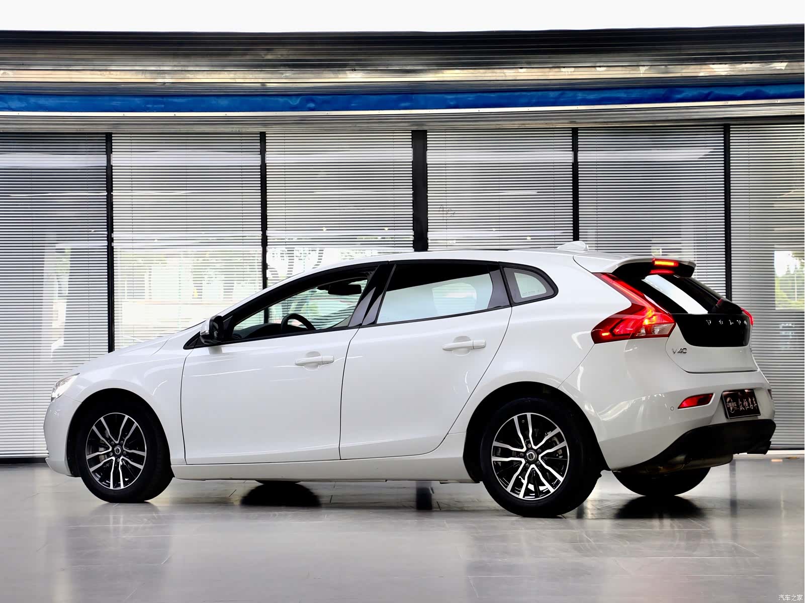 Volvo V40, 2019 6