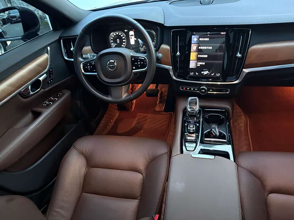 Volvo S90