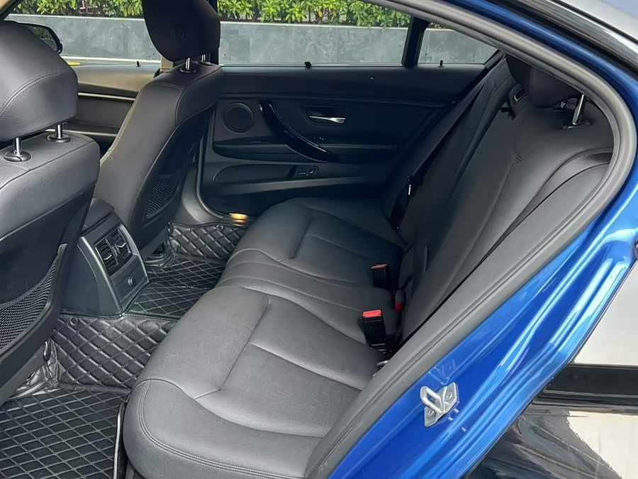 BMW 3 Series 2018, фото 14