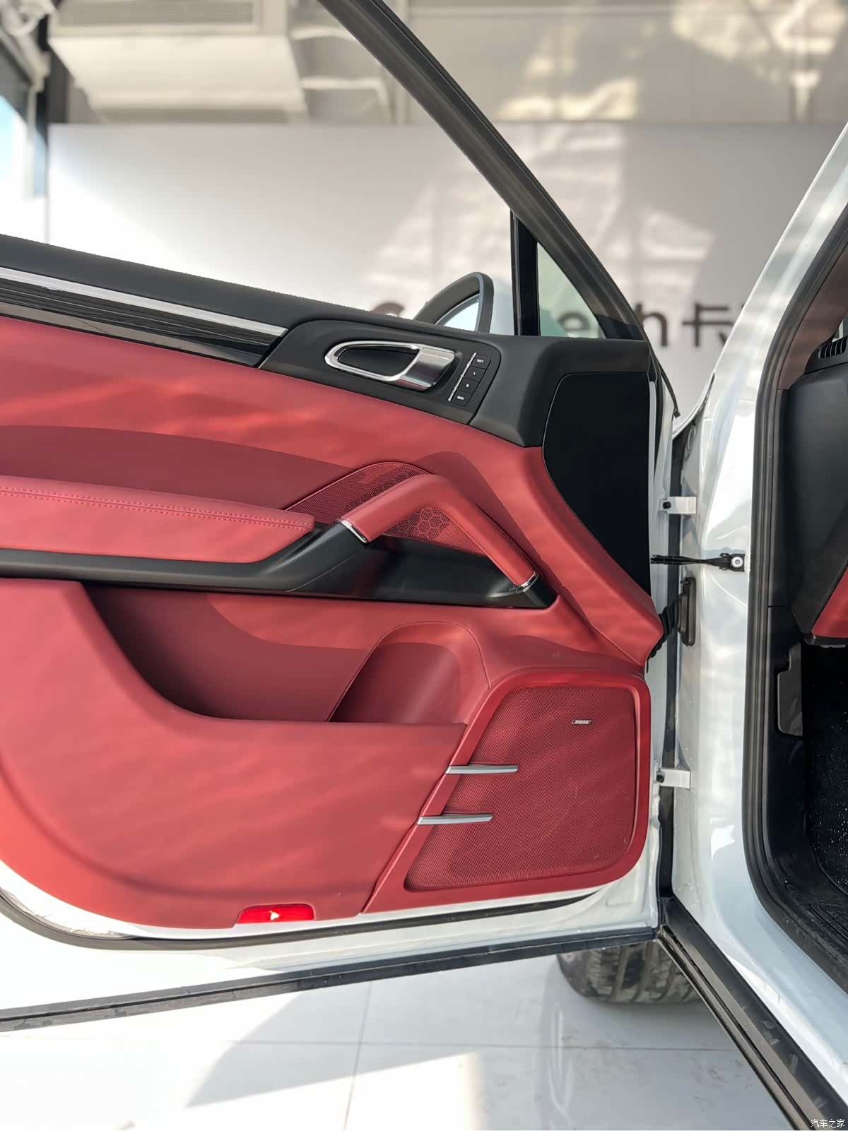 Porsche Cayenne, 2012 11