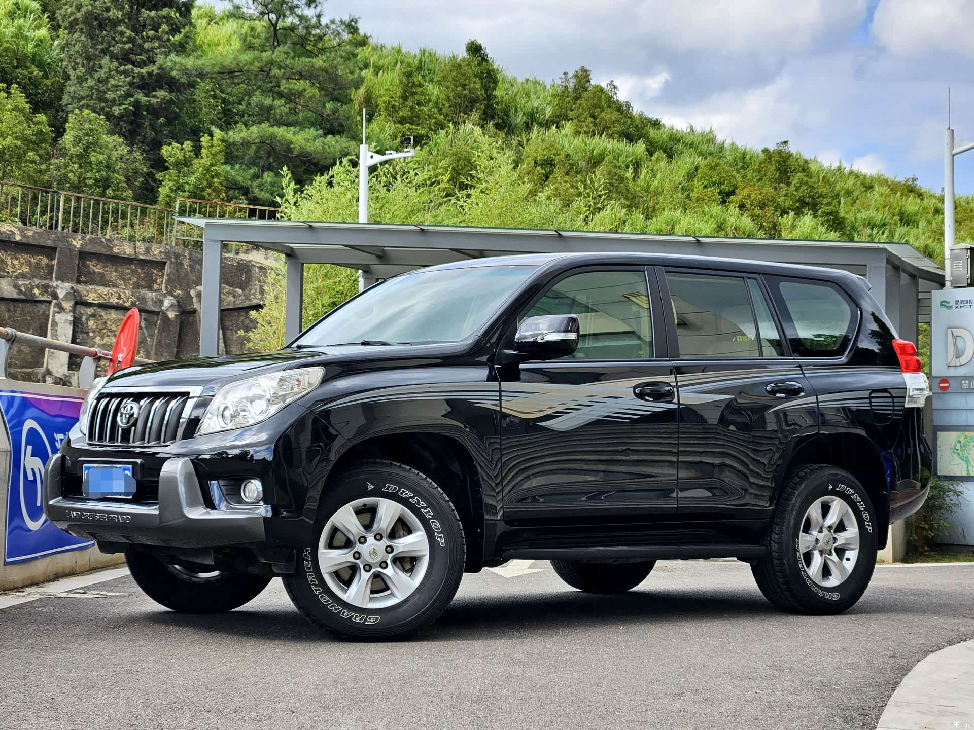Toyota Prado, 2011 1