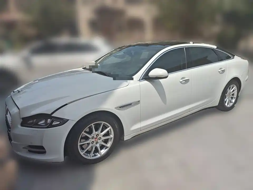 Jaguar XJ Jaguar XJ
