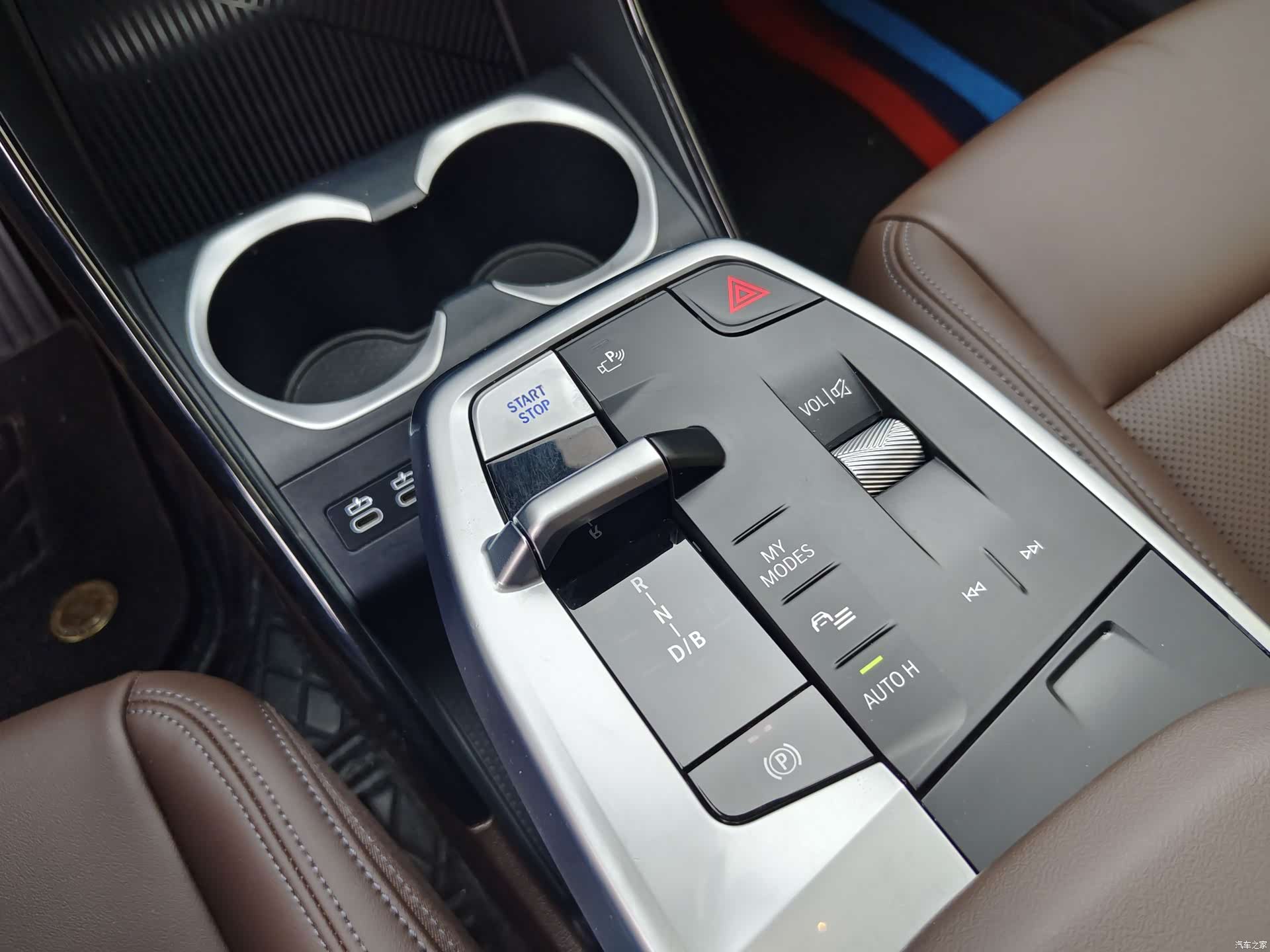 BMW iX1, 2025 14