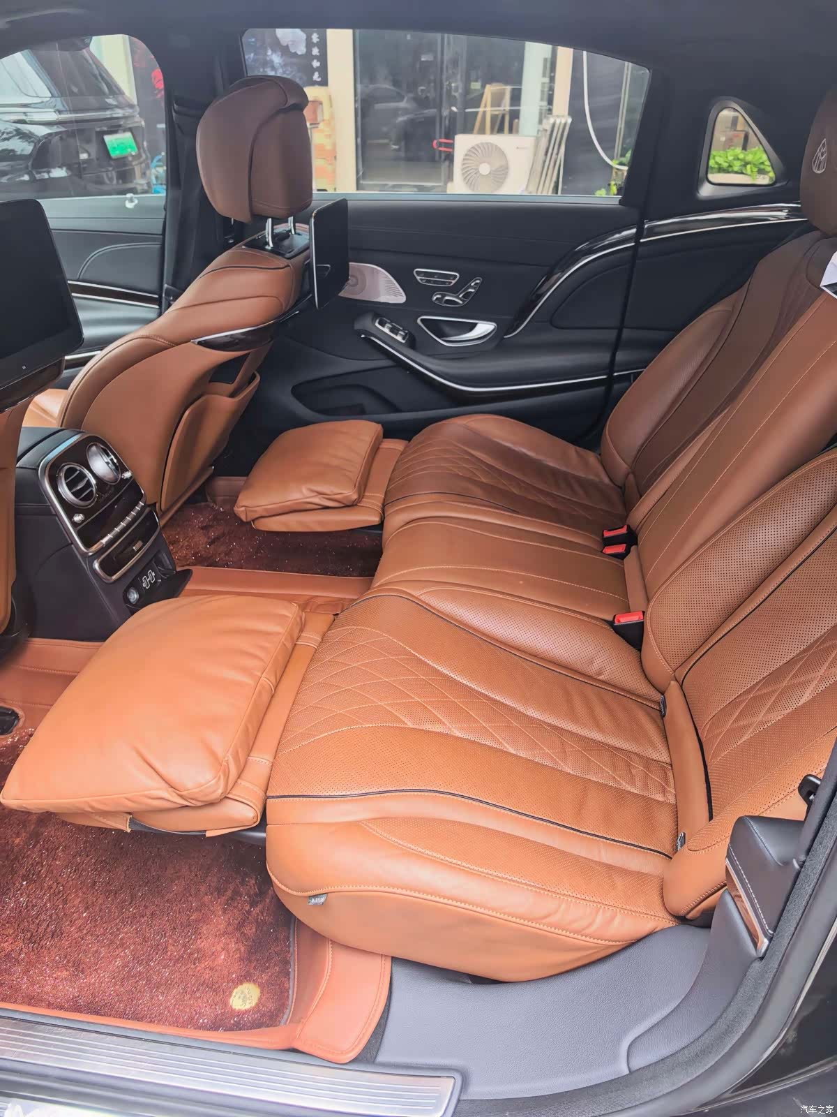 Maybach S-Class, 2020 4