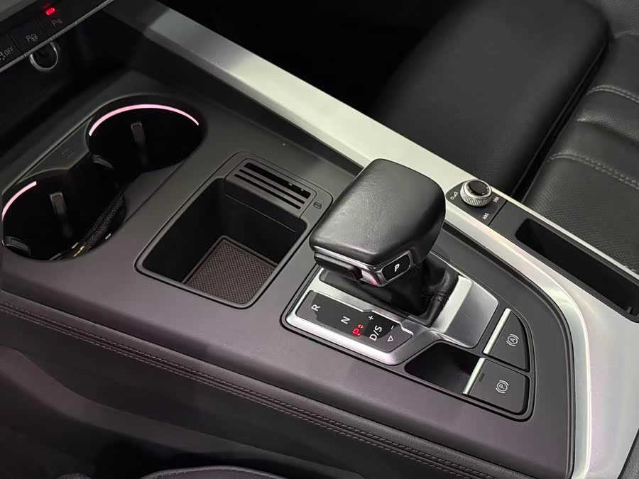 Audi A4L 2022, фото 13
