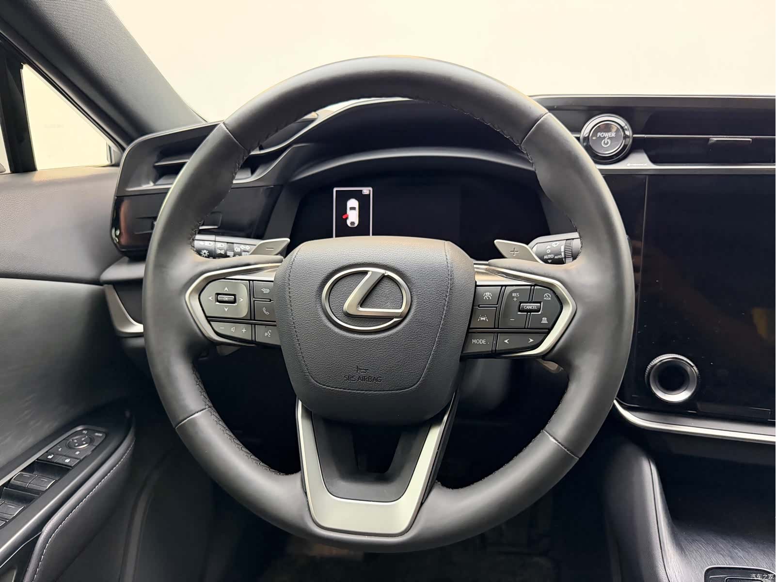 Lexus RZ, 2023 12