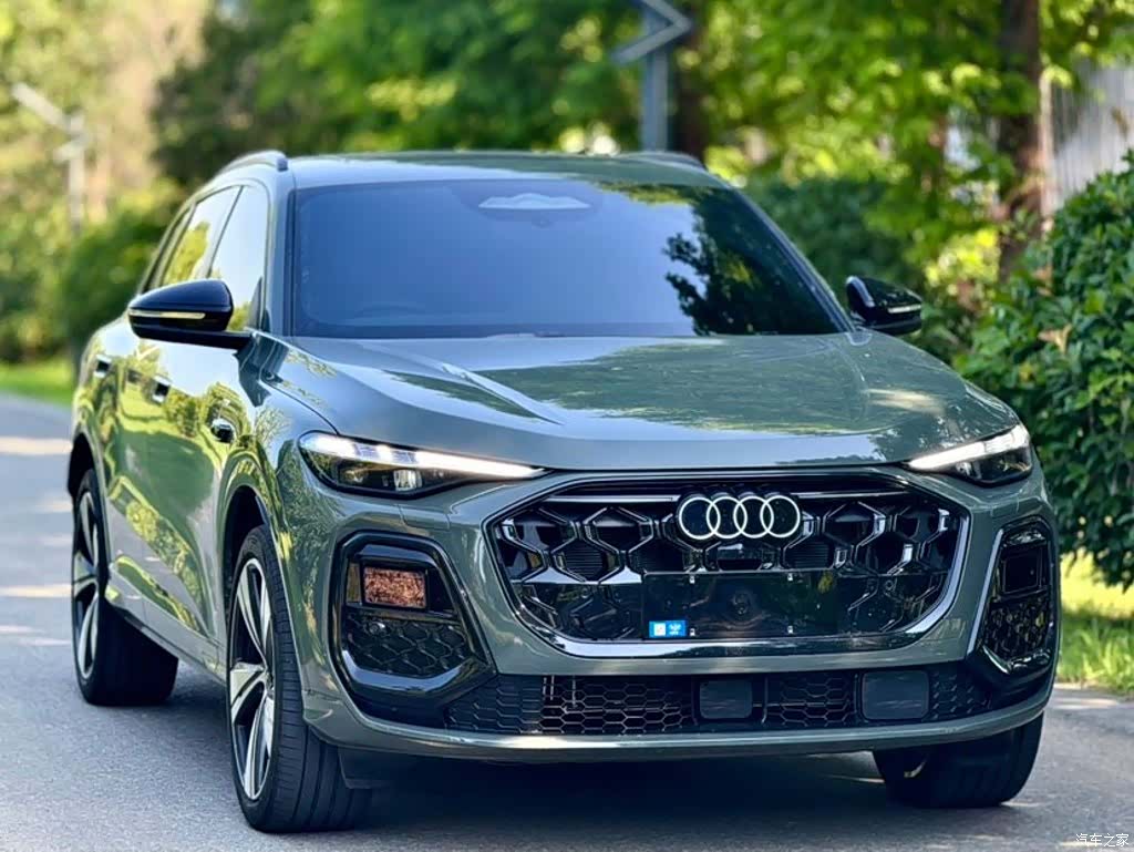 Audi Q5L, 2026 1