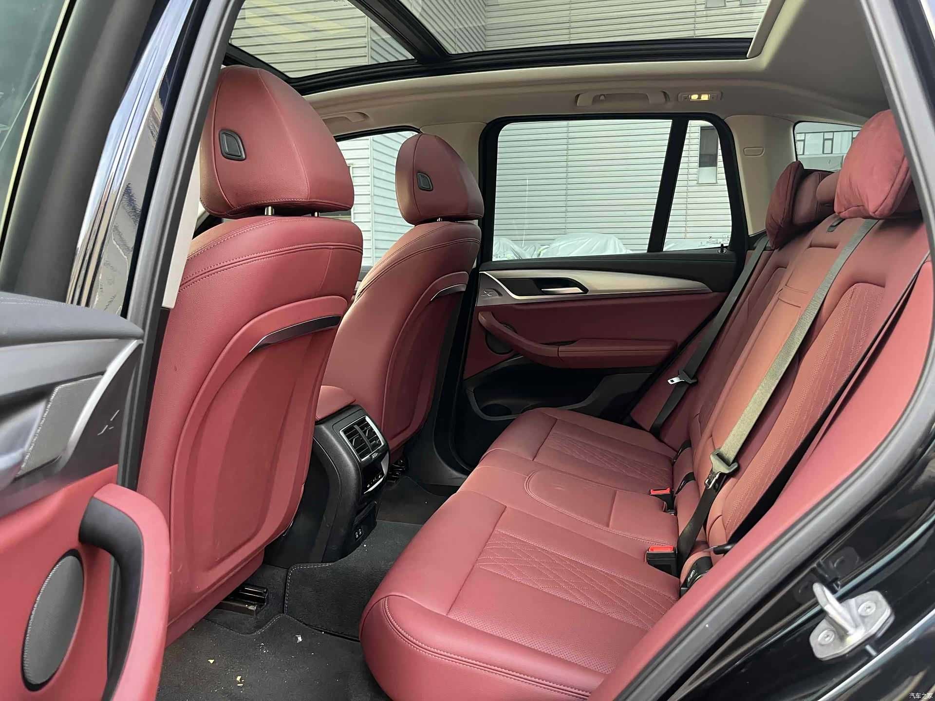 BMW iX3, 2023 8