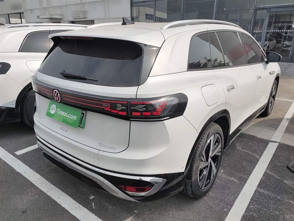 Volkswagen ID.6 CROZZ