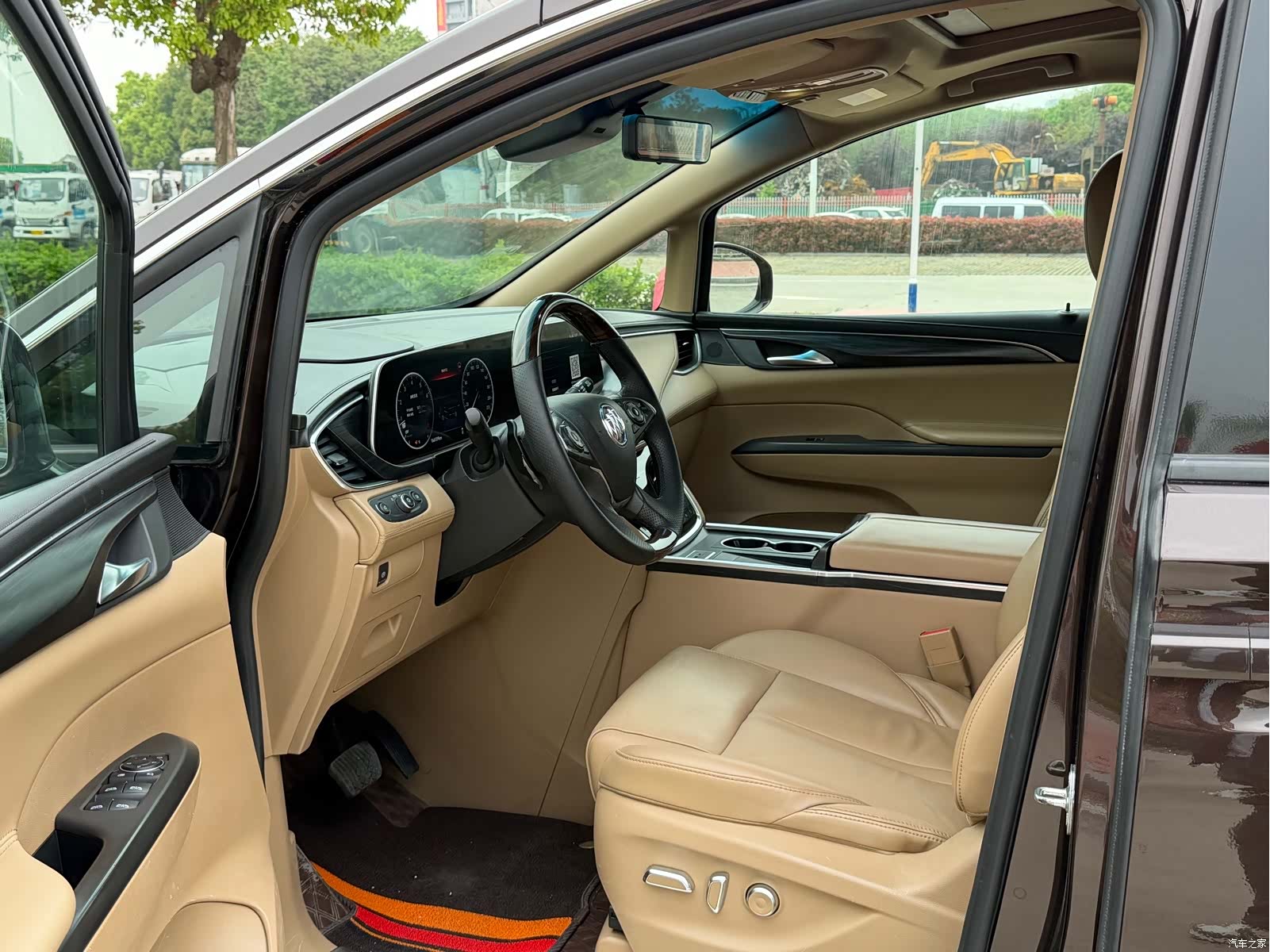 Buick GL8, 2020 9