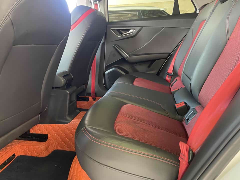 Audi Q2L