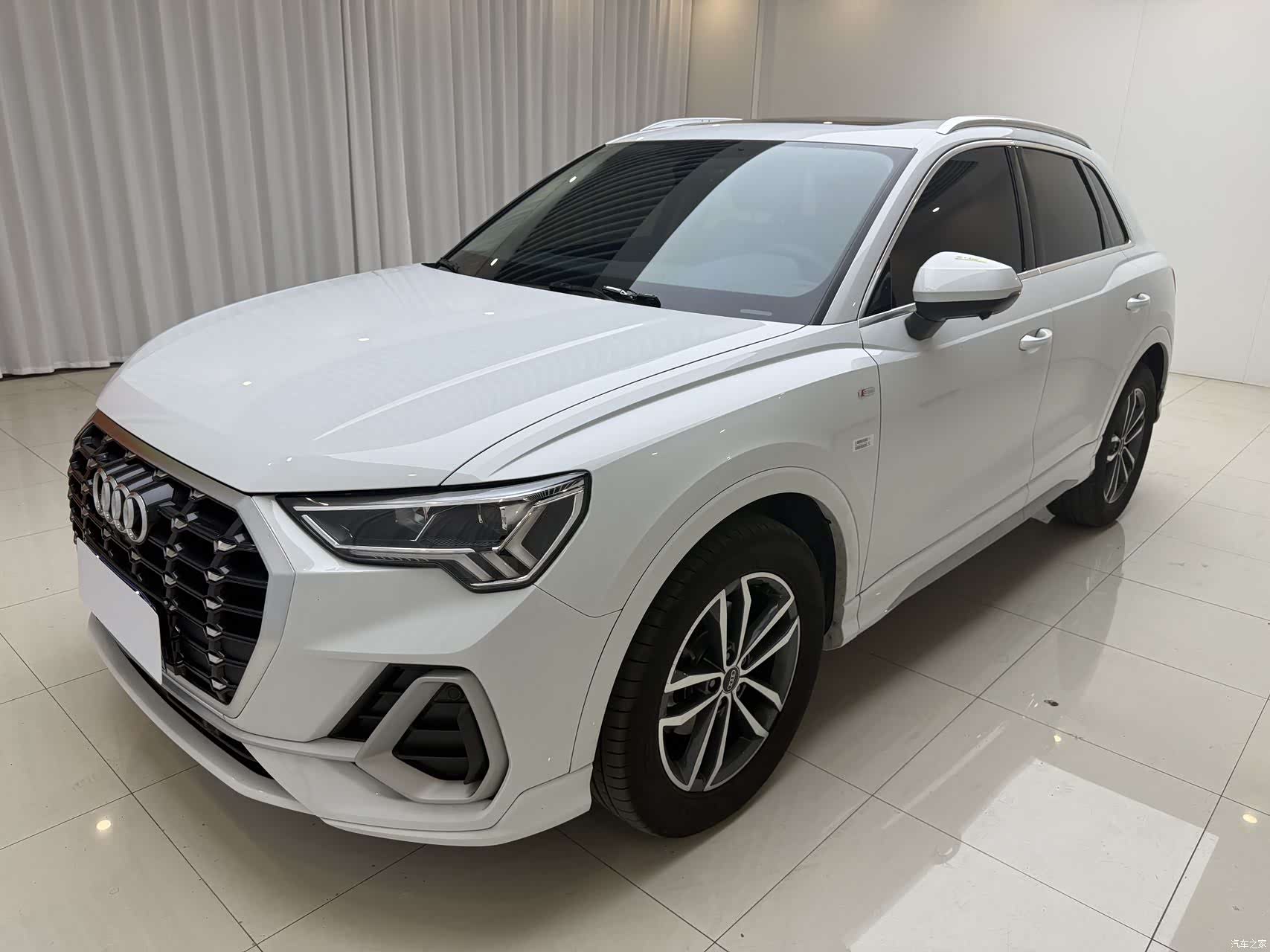 Audi Q3, 2023 1