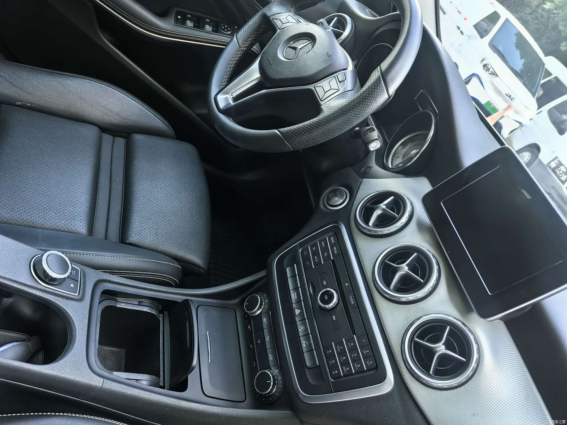 Mercedes-Benz GLA, 2016 16