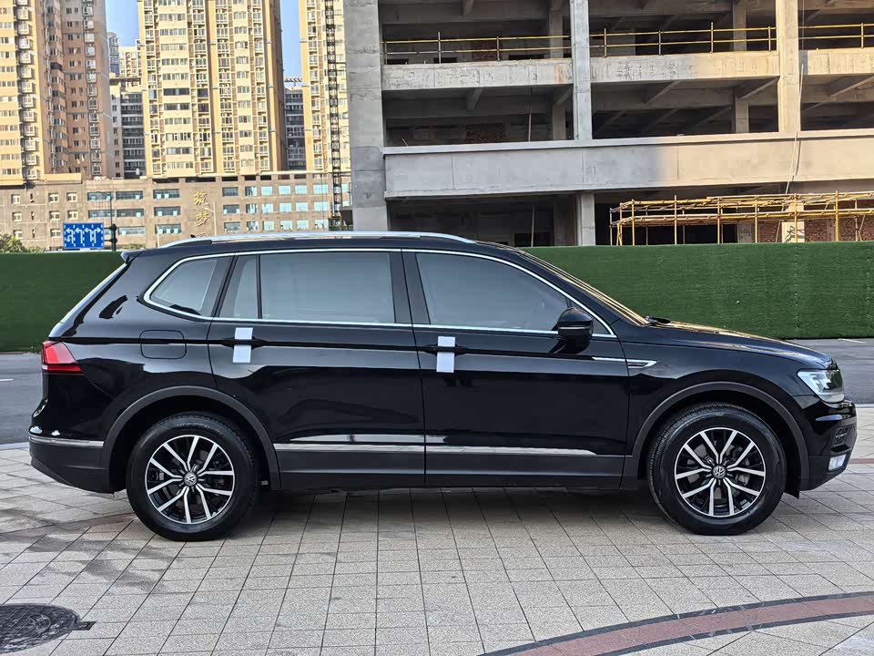 Volkswagen Tiguan L