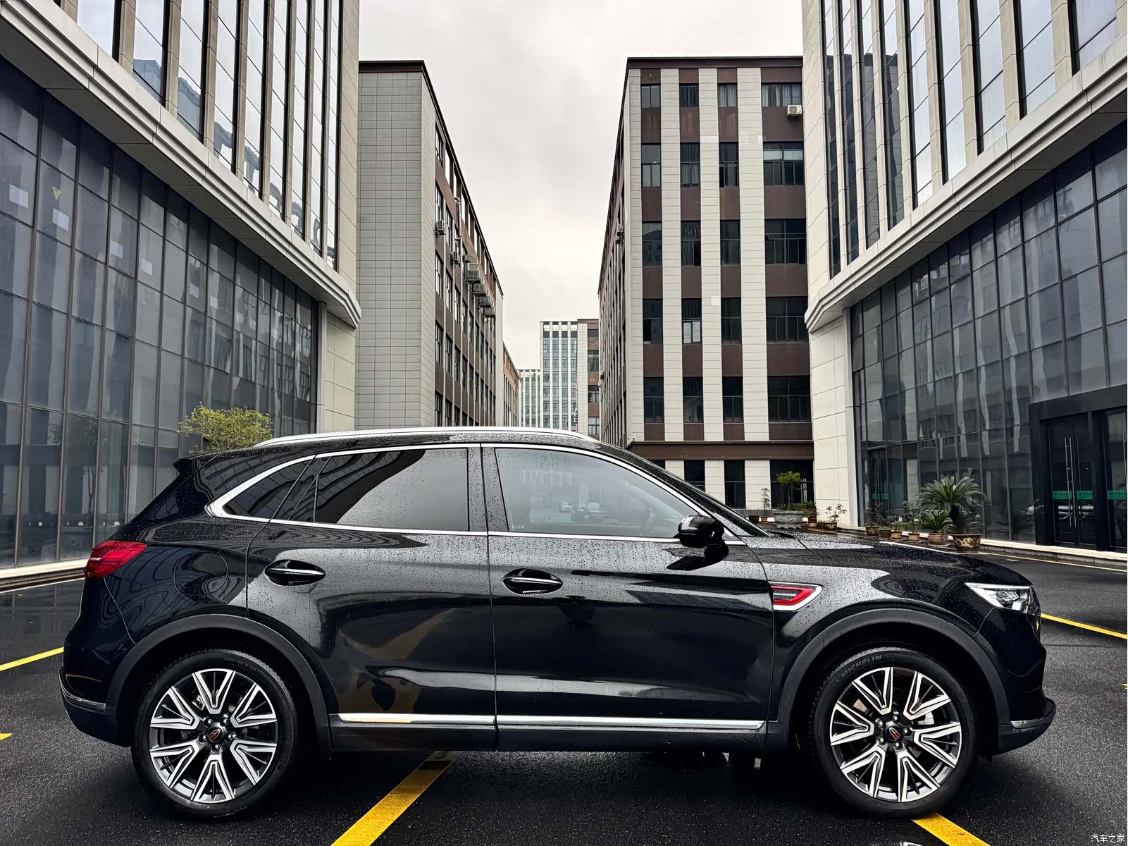 Hongqi HS5, 2021 4