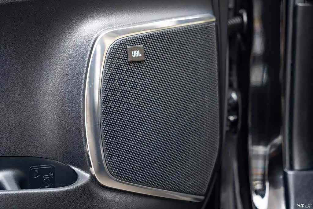 Toyota Alphard, 2019 11