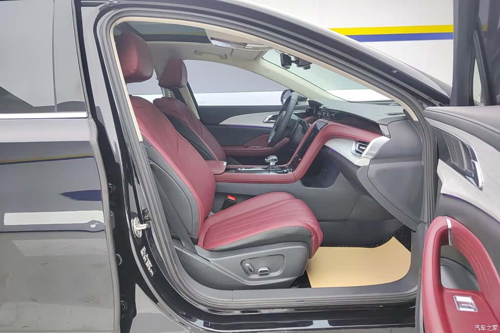 Hongqi H5, 2024 8