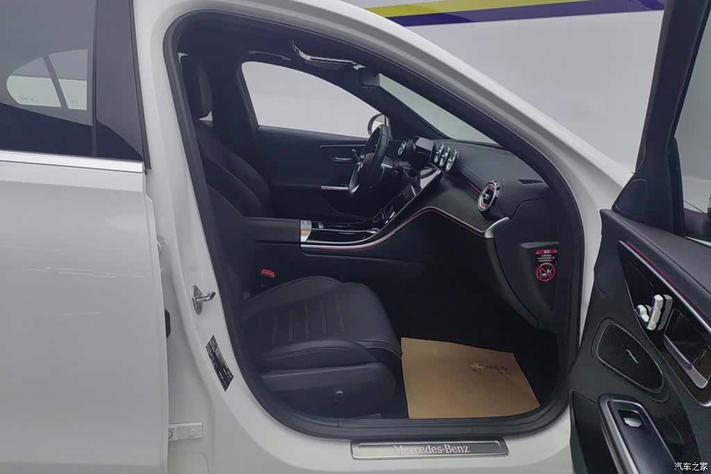 Mercedes-Benz C-Class, 2023 8