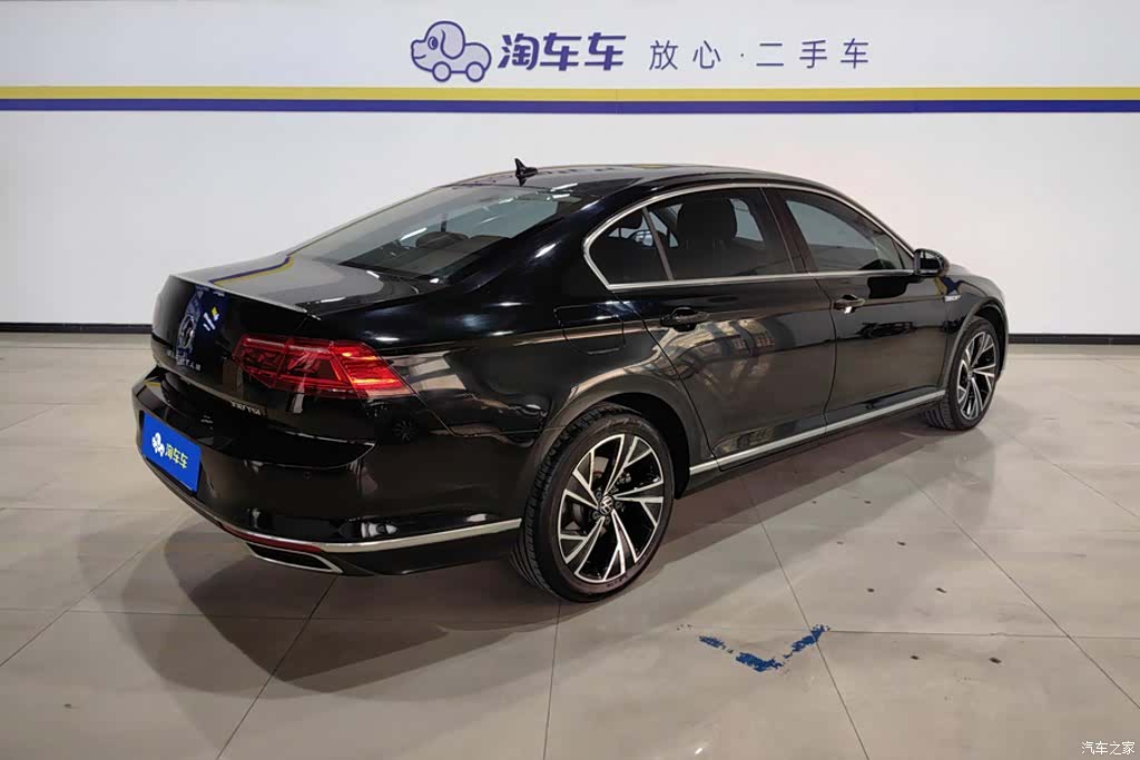 Volkswagen Magotan, 2022 3
