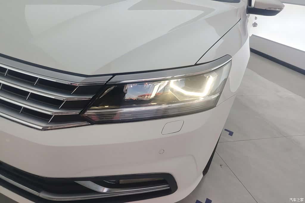 Volkswagen Passat, 2019 все фото