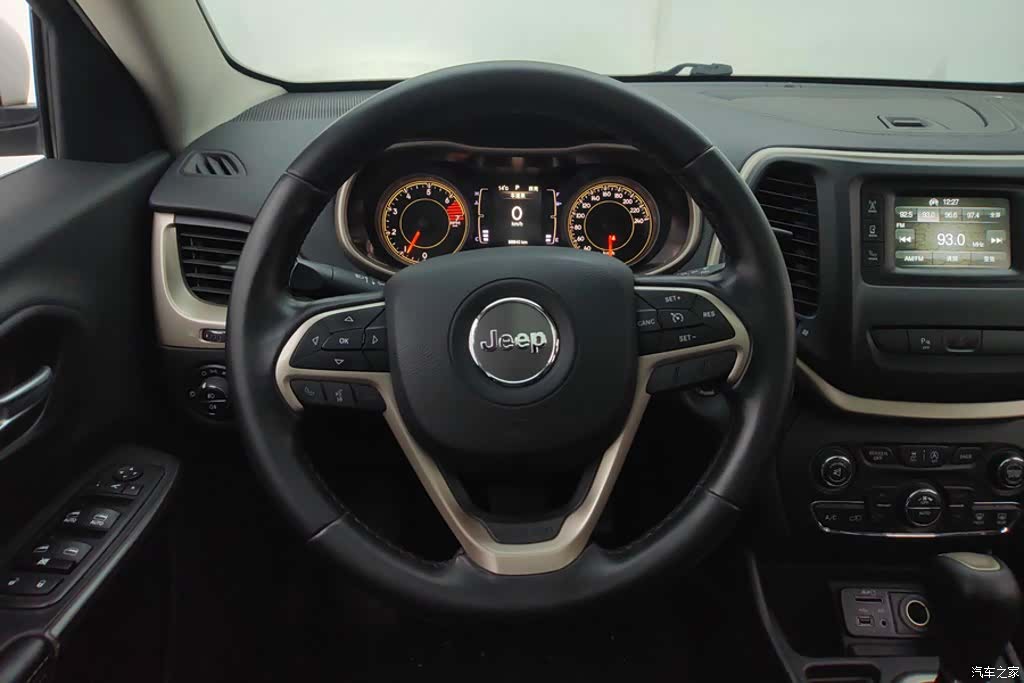 Jeep Cherokee, 2016 15
