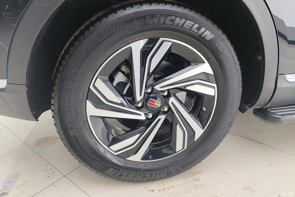 Hongqi HS5, 2022 6