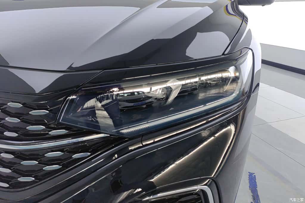 Volkswagen Passat, 2024 все фото