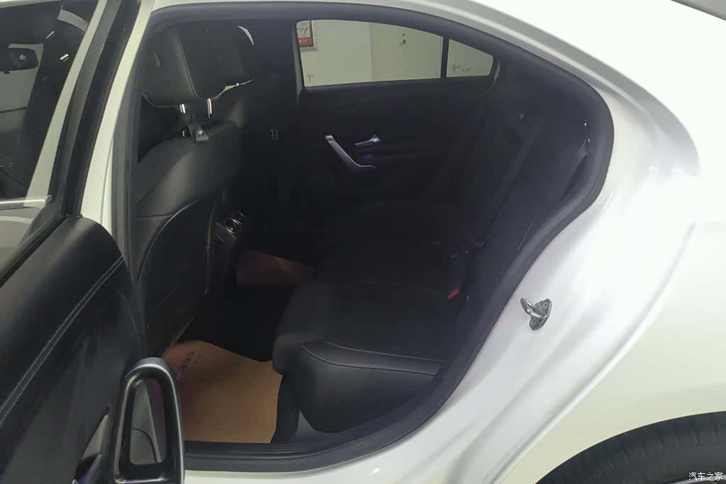 Mercedes-Benz A-Class, 2023 11
