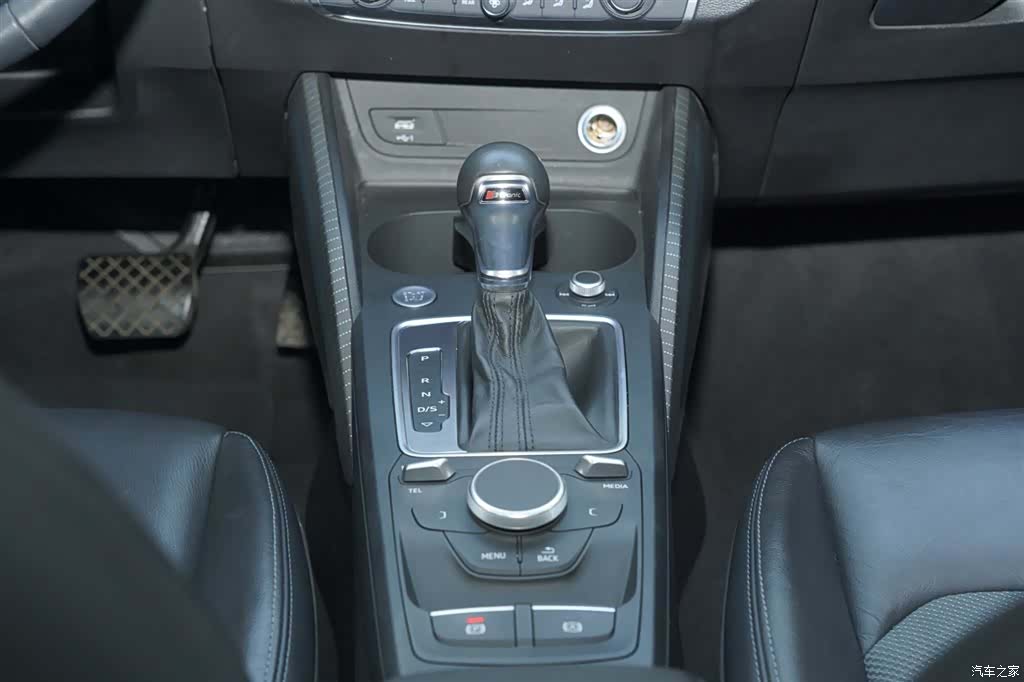 Audi Q2L, 2020 22