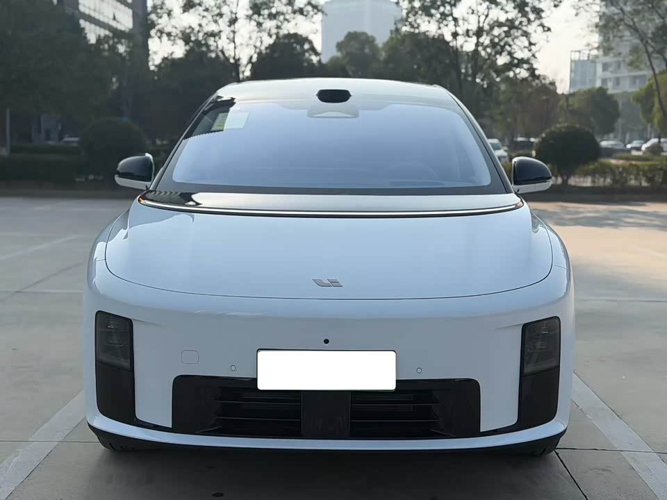 Li Auto Ideal i8
