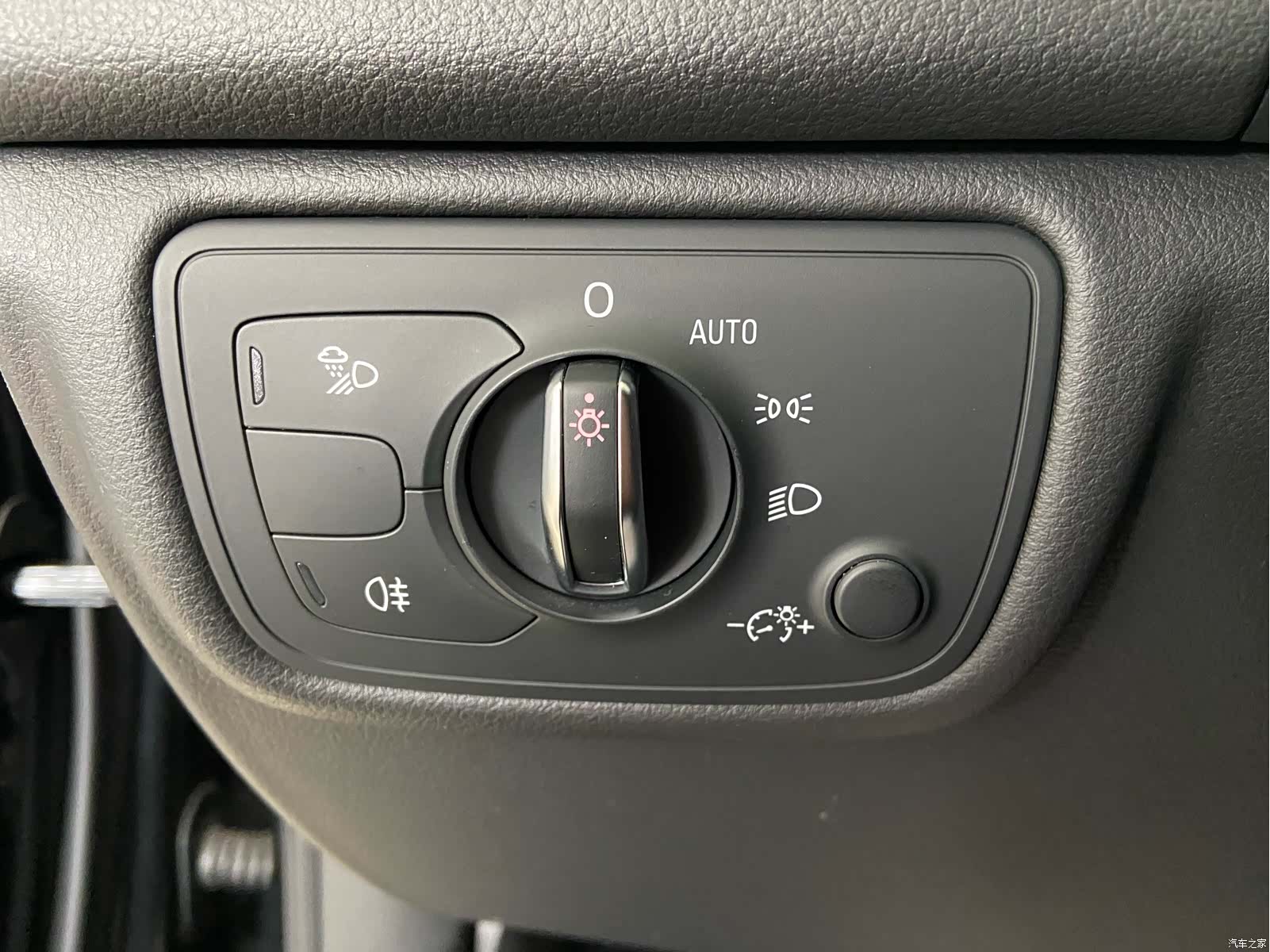 Audi A6L, 2019 14