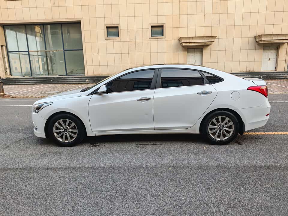 Hyundai Name picture