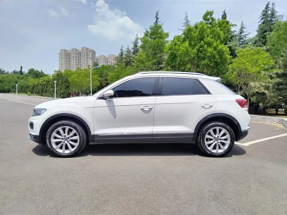 Volkswagen T-ROC exploring Songs