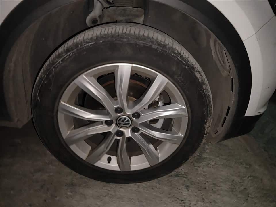 Volkswagen T-ROC exploring Songs