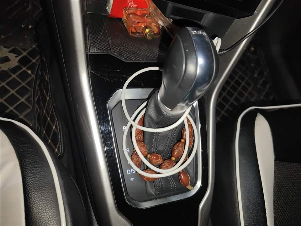 Volkswagen T-ROC exploring Songs