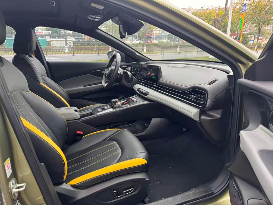 Trumpchi Shadow Leopard