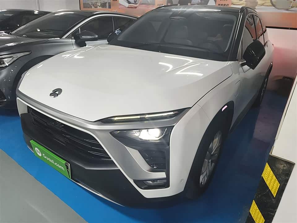NIO ES8