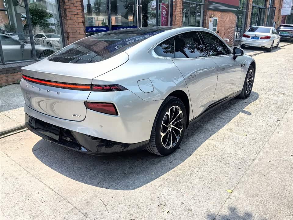 XPENG P7