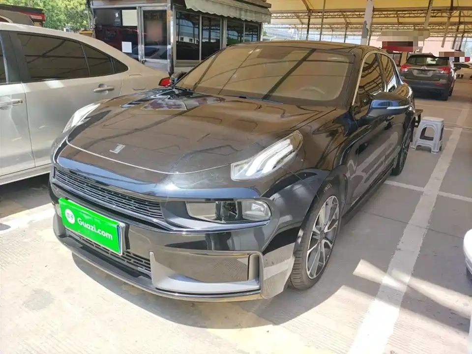 Lynk & Co 03