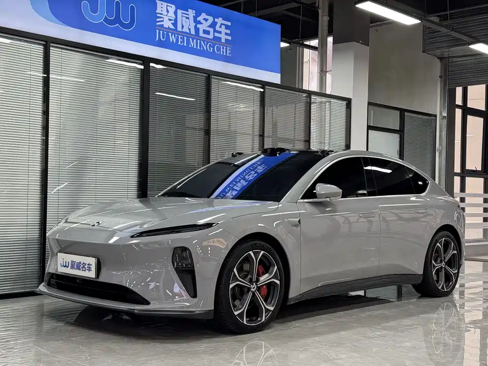 NIO ET5