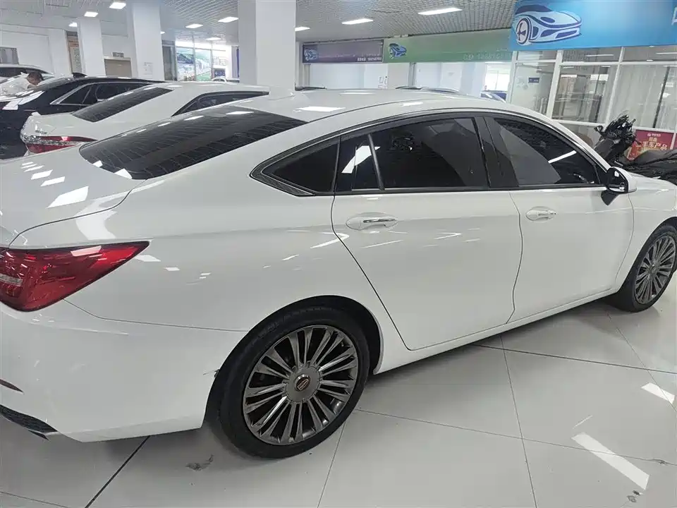 Hongqi H5