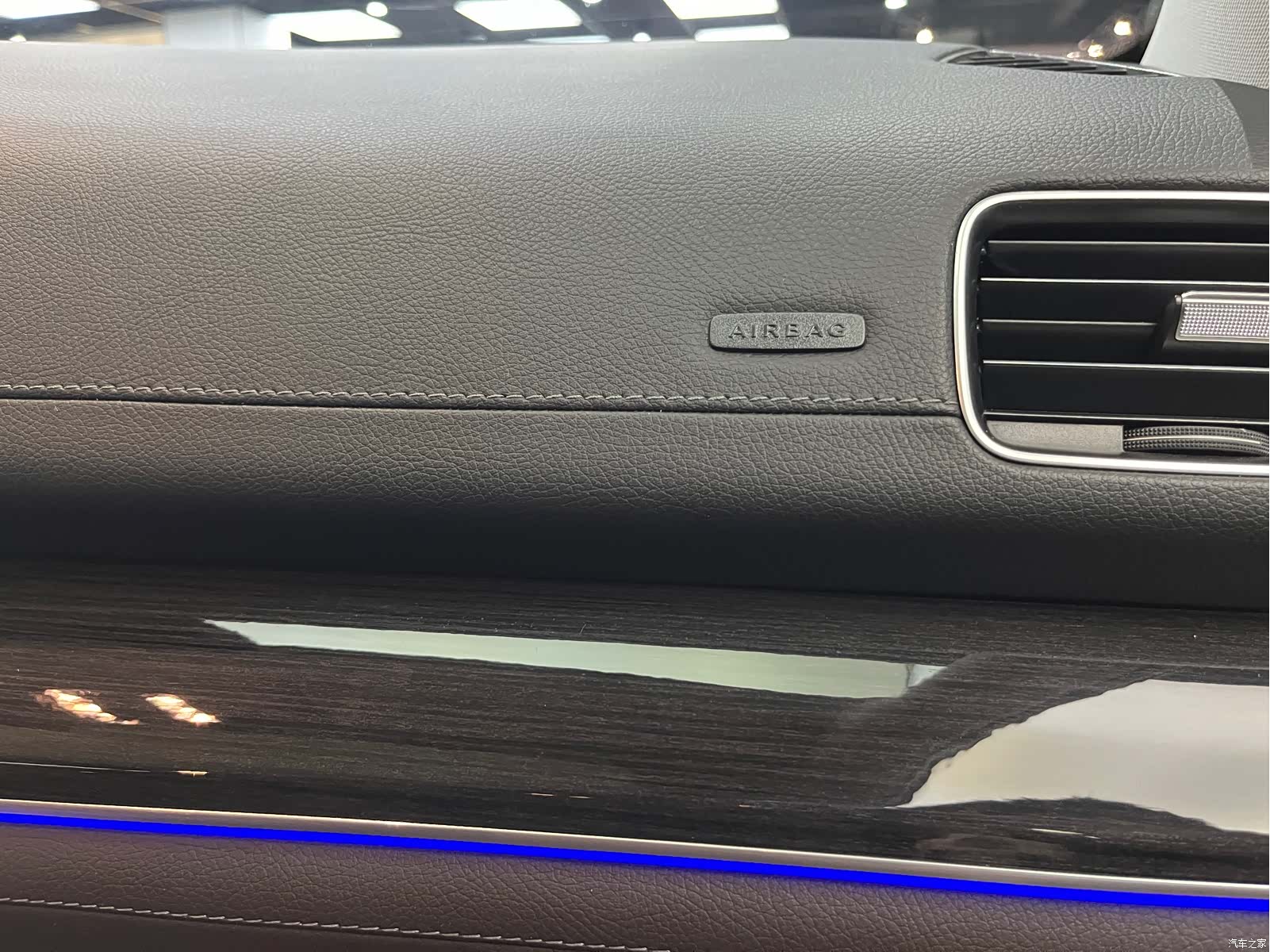 Mercedes-Benz GLS, 2024 13