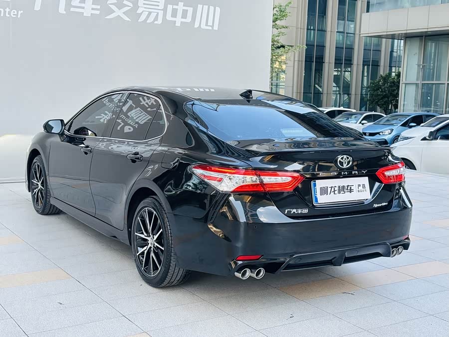Toyota Camry 2023, фото 16