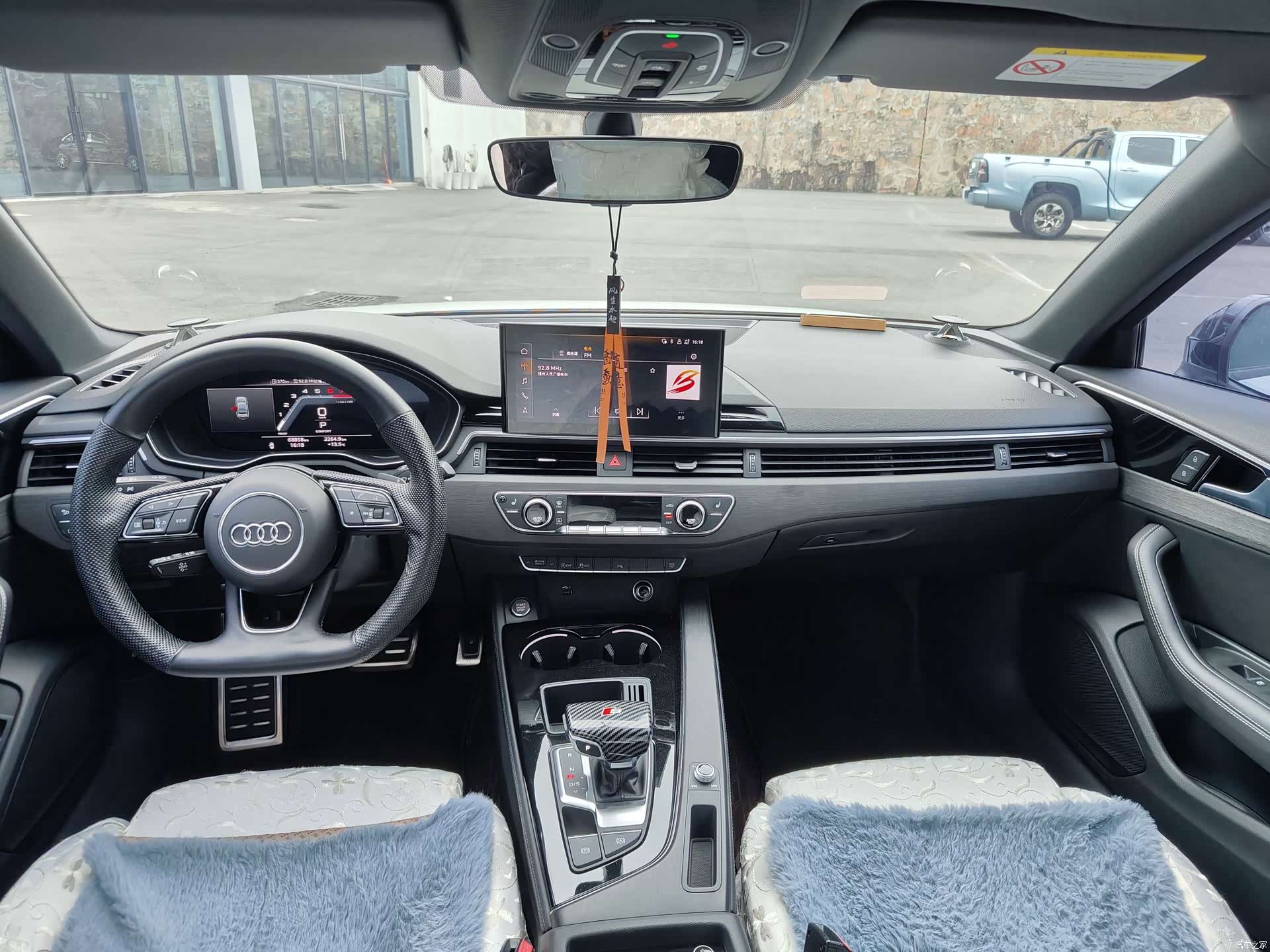 Audi A4L, 2023 все фото