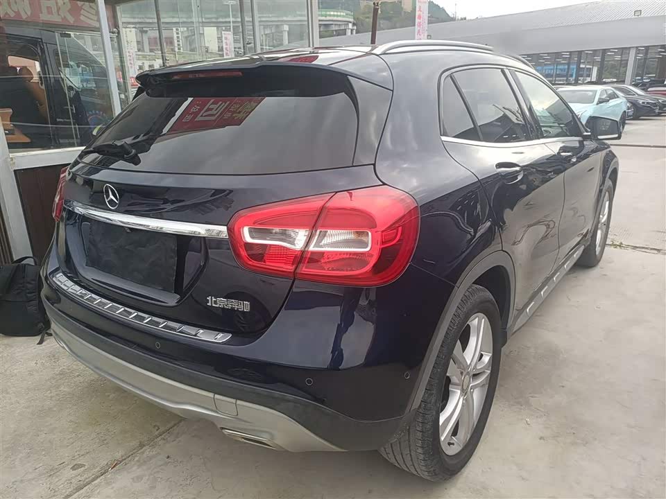 Mercedes-Benz GLA