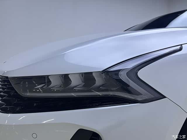 Kia K5, 2025 17