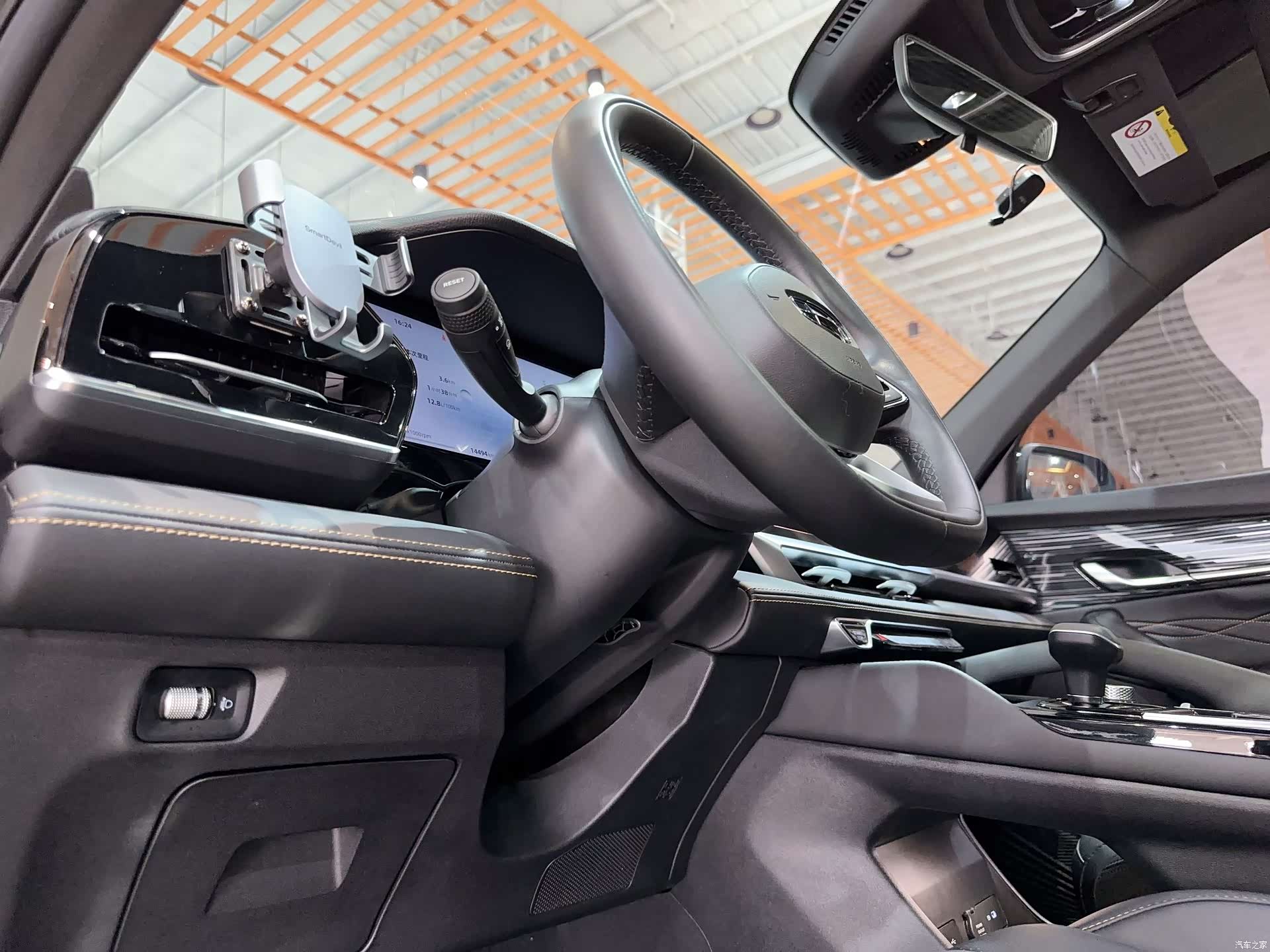Geely Xingyue L, 2025 12